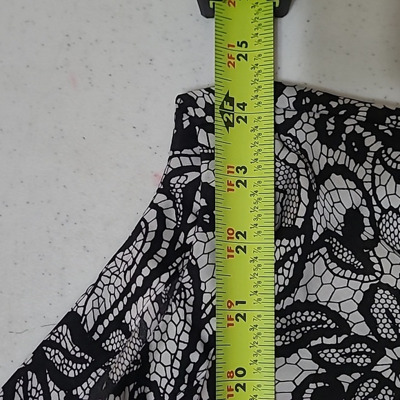 New Directions women's sleeveless halter top featuring a rolled neckline size XL - Picture 7 of 9